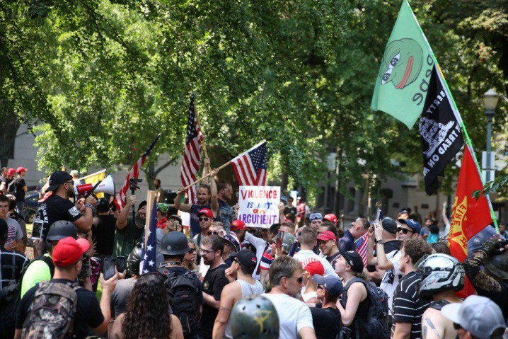 درگیری میان طرفداران و مخالفان ترامپ چند مجروح بر جای گذاشت