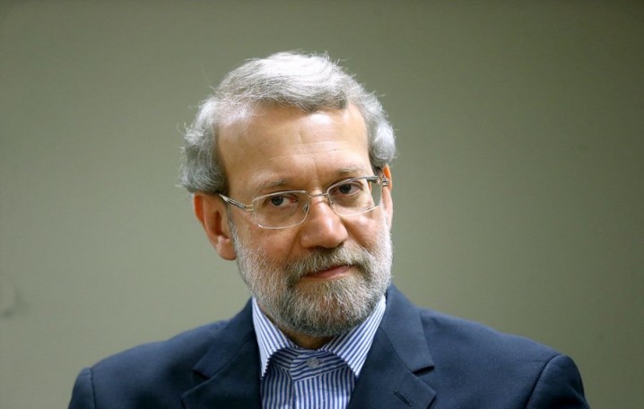 لاریجانی:توجه خبرنگاران به اولویت های کشور/مصالح ملی نباید تحت الشعاع کشمکش های سیاسی قرار گیرد