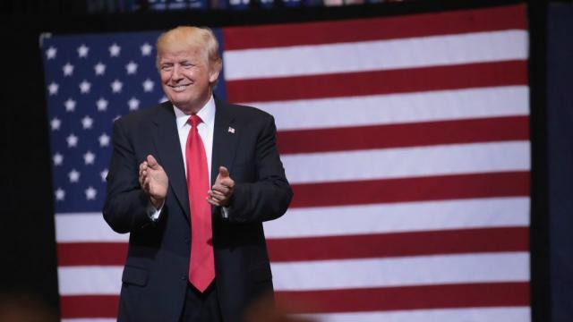 واکنش ضد و نقیض ترامپ به تظاهرات ضد نژاد پرستی در بوستون