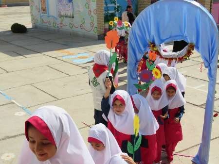 غنچه ها و شکوفه ها آغاز سال تحصیلی را جشن گرفتند