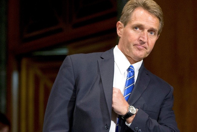 سناتور جمهوریخواه با اعلام عدم نامزدی مجدد: با ترامپ همدست نخواهم شد