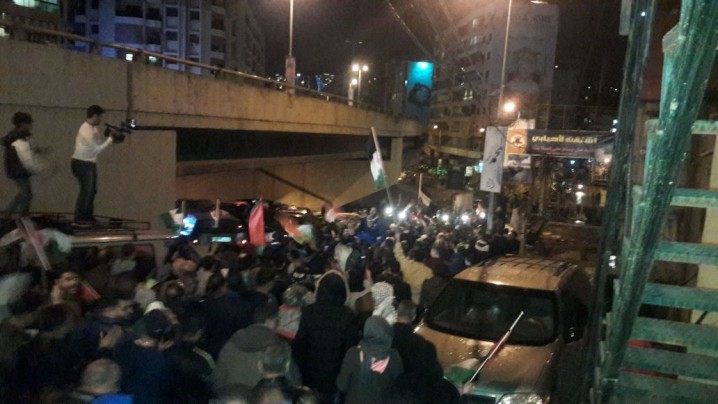 فلسطینیان ساکن اردوگاه برج البراجنه بیروت در اعتراض به ترامپ روانه خیابان ها شدند