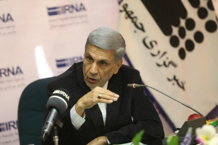 اگر دشمنی ها و برجام نبود کاستی های بانک ها دیده نمی شد/دنیا چک سفید امضا به ما نمی دهد