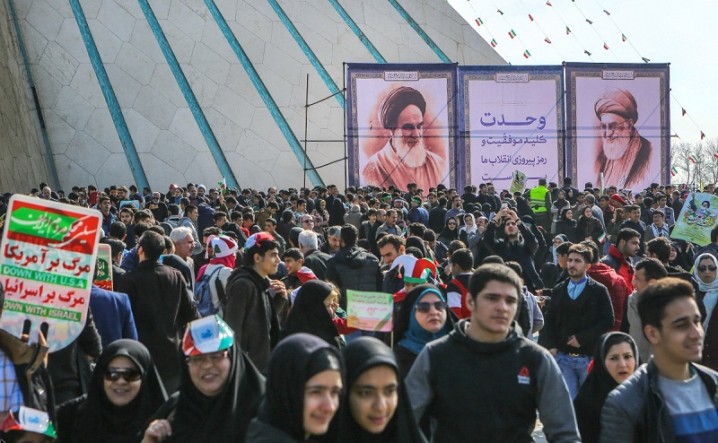 انقلاب اسلامی؛ آینه وحدت در کثرت