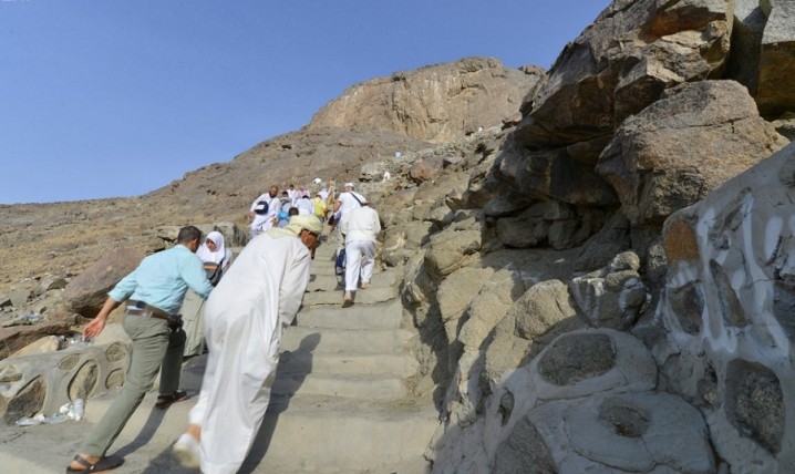 صعود به کوه نور برای حجاج ممنوع شد