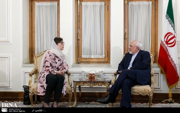 ظریف : اروپا برای حفظ برجام بیشتر تلاش کند