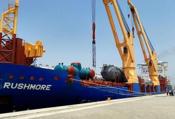 محموله تجهیزات پتروشیمی بندر چابهار تخلیه شد