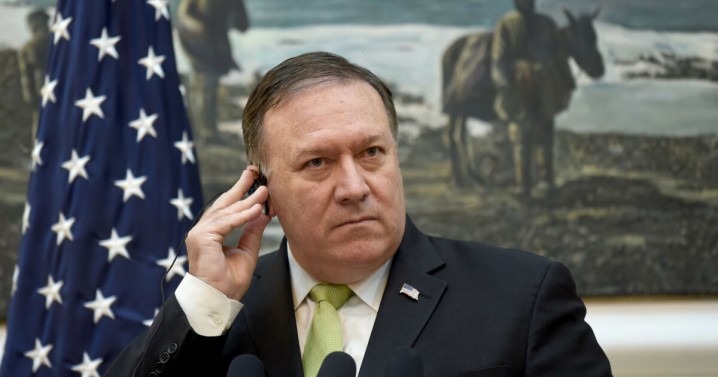 پمپئو:درخواست های معافیت از تحریم نفت ایران را بررسی می کنیم