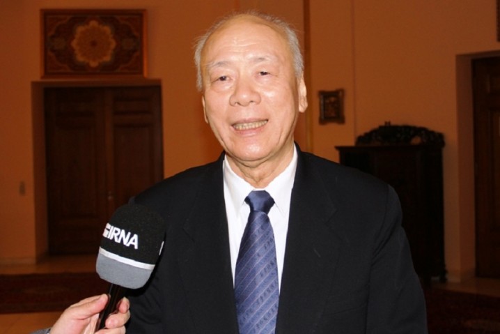 دیپلمات چینی: ایران با تحریم نفتی آمریکا تضعیف نمی شود