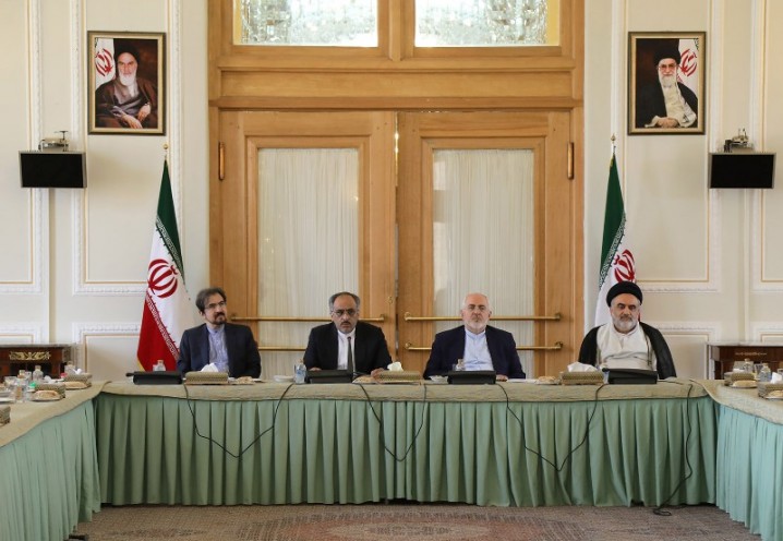 ظریف: روحیه ایثارگری مردم سرمایه عظیم کشور است