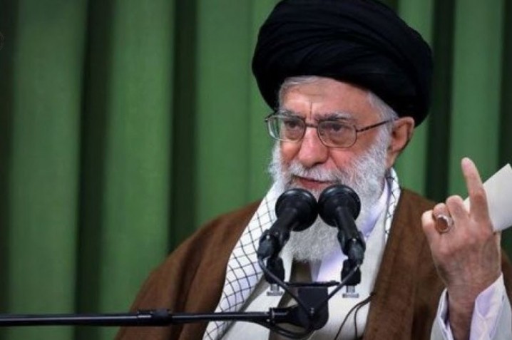 رهبری و ترسیم مسیر مقابله با جنگ رسانه ای