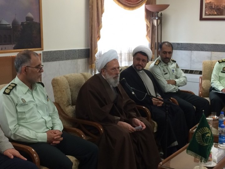 نیروی انتظامی مطابق ارزش های اسلامی با مردم برخورد کند