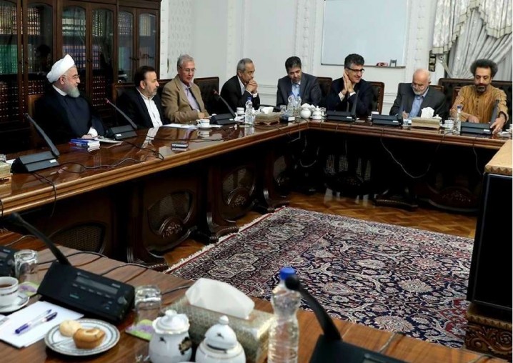 نسخه روحانی و کارشناسان برای اقتصاد رنجور