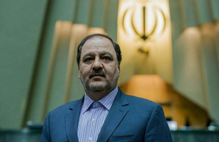 عضو هیات ‌رئیسه مجلس شورای اسلامی از بررسی صلاحیت و برنامه‌های 4 وزیر پیشنهادی در صحن مجلس در 6 آبان ماه خبر داد.