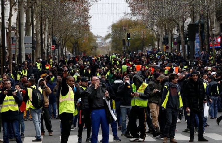 وزارت کشورفرانسه: 84هزار نفردر تظاهرات جلیقه زردها شرکت داشتند
