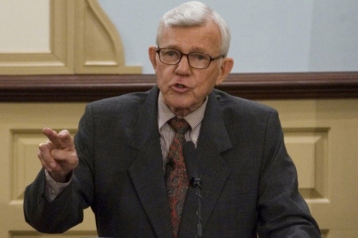 مقام سابق پنتاگون: دود اقدام علیه سپاه به چشم آمریکا می رود