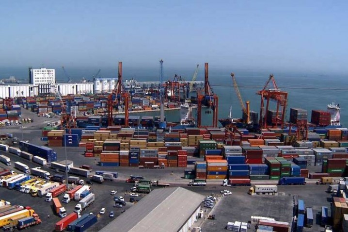 مقام سازمان برنامه: باید سیاست محدودیت واردات اعمال شود