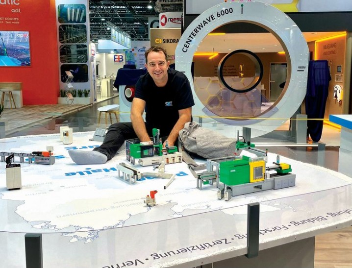 نوآوری جالب مرکز پلاستیک آلمان ؛ نمایش ماشین های صنعت پلیمر با لگو!