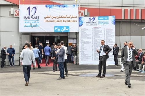 ایران پلاست، دلالان پلیمر را خانه نشین می‌کند/ ایران پلاست باید سالانه برگزار شود