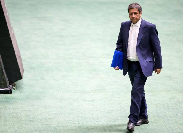 طرح استیضاح وزیر اقتصاد اعلام وصول شد