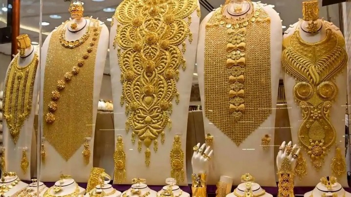 ثبت رکورد‌های جدید در بازار طلا، ارز و سکه/ طلا از ۱۵ میلیون تومان عبور کرد