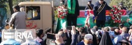 آغاز آیین تشییع پیکر شهدای حرم شاهچراغ با حضور گسترده مردم شیراز