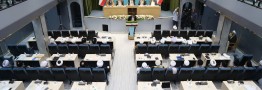 رئیس مجلس خبرگان: مالیات ارزش افزوده از مواد غذایی حذف شود