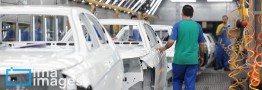شرکت&zwnj;های خودروساز در افزایش قیمت محصولات باید تابع قانون باشند
