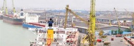 تخلیه ۱۴۳ هزار تن کالای اساسی در بندر امام خمینی (ره) آغاز شد