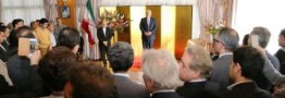 ظریف: سفارتخانه ها باید مامنی برای ایرانیان مقیم خارج از کشور باشد