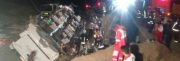 اسامی11جانباخته حادثه واژگونی اتوبوس مشهد-اصفهان اعلام شد