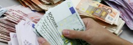 نماینده مجلس : نرخ ارز با راه اندازی بازار متشکل کاهش می یابد